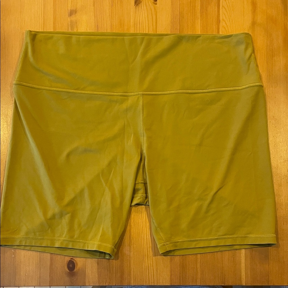 Lululemon Athletica Align Short 8" in Gold Spice (Size 20)